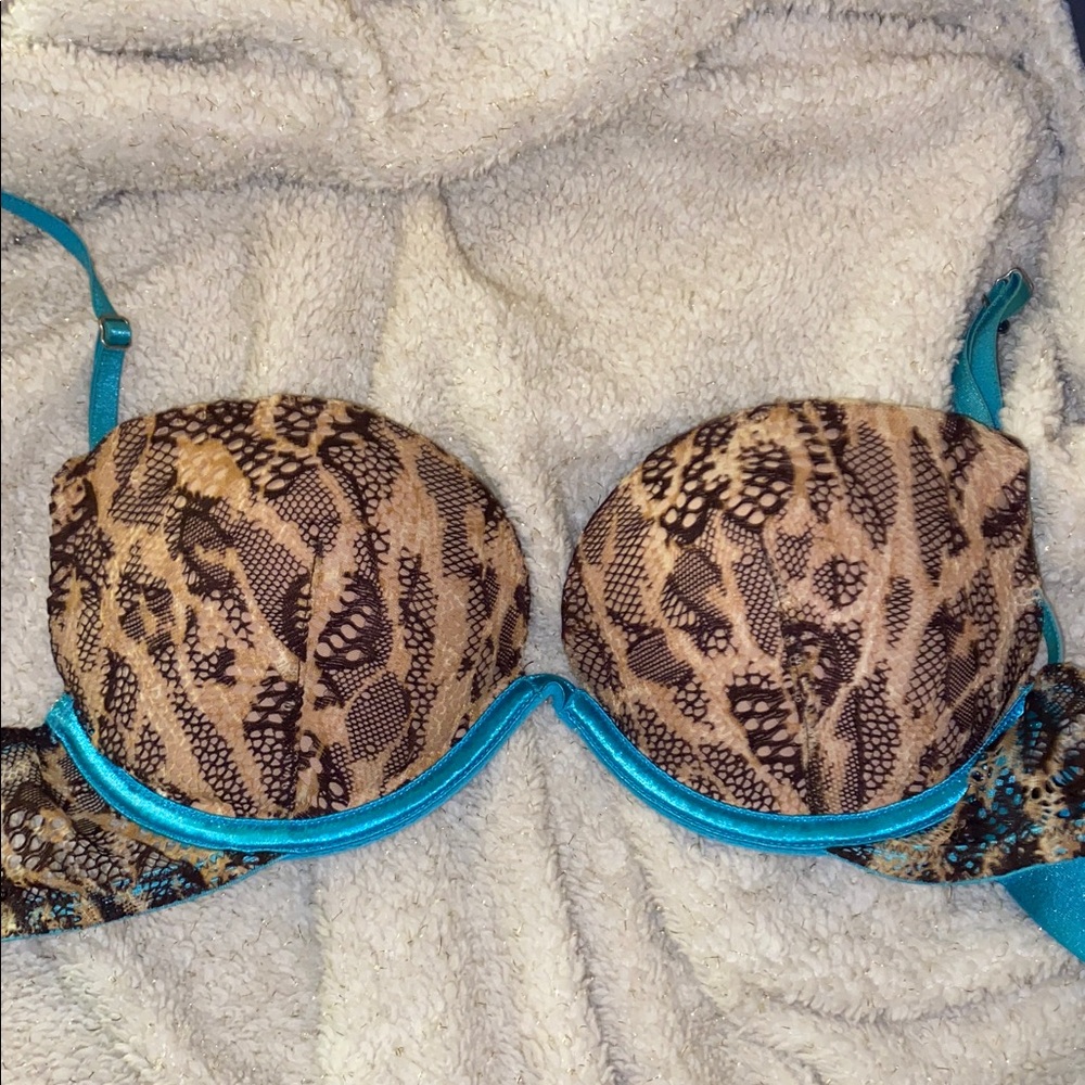 Victoria's Secret Turquoise-Trim Beige Lace Print Push-Up Bra